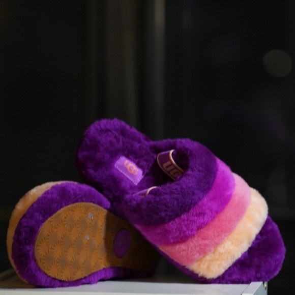 UGG Fluff Yeah Slide - Picture 3 of 8